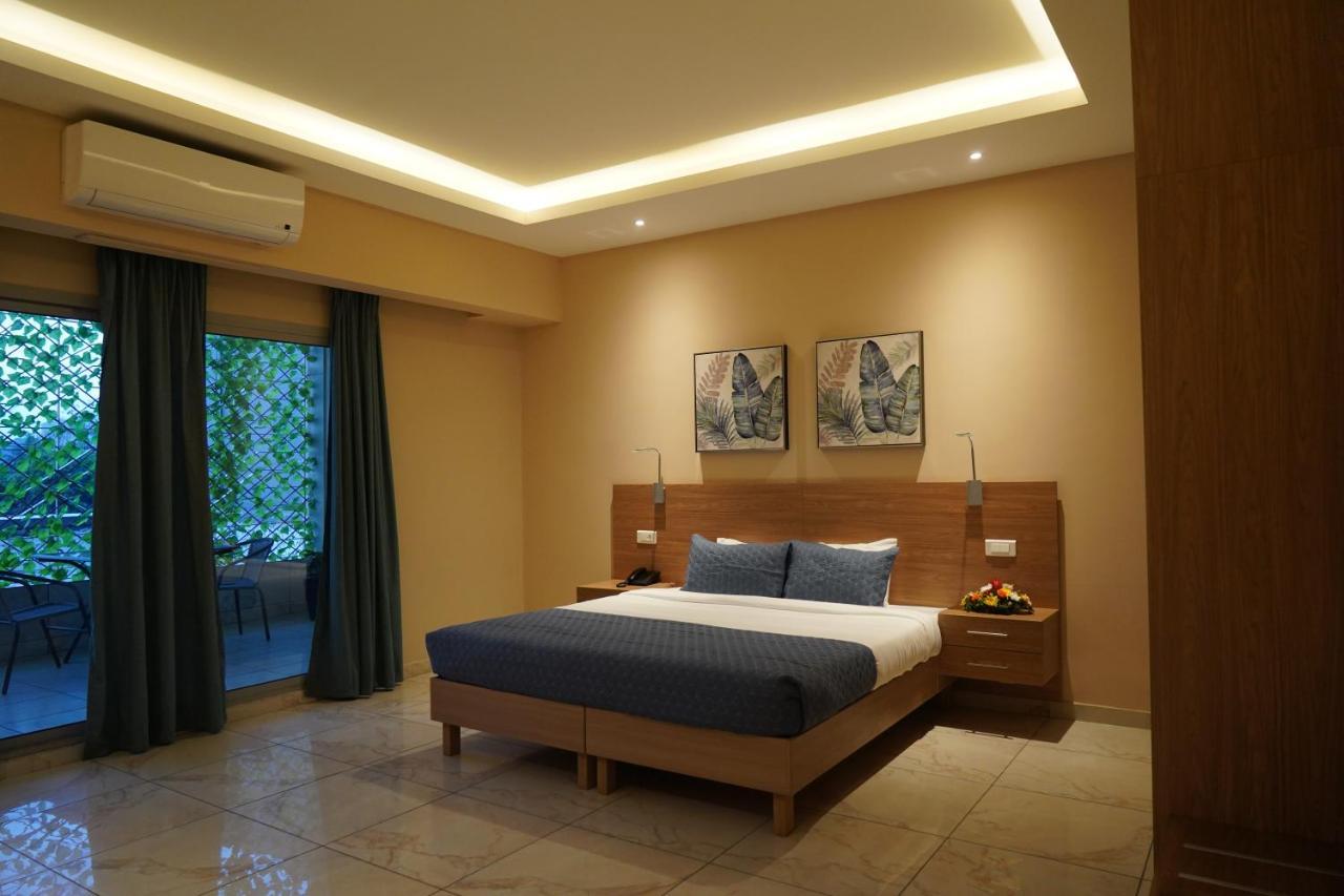 Hotel Astral Абиджан Екстериор снимка